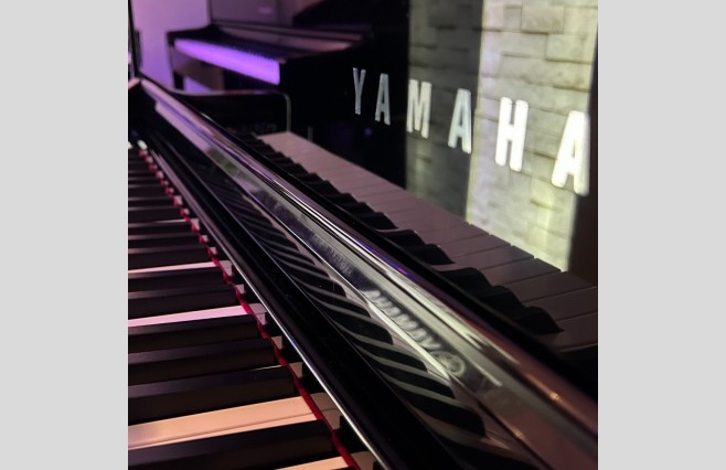 Yamaha CLP675 Polished Ebony Digital Piano, Used - Complete Package (SN:01151) - Image 5